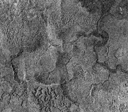 TItan_surface_flowing_liquid_evidence