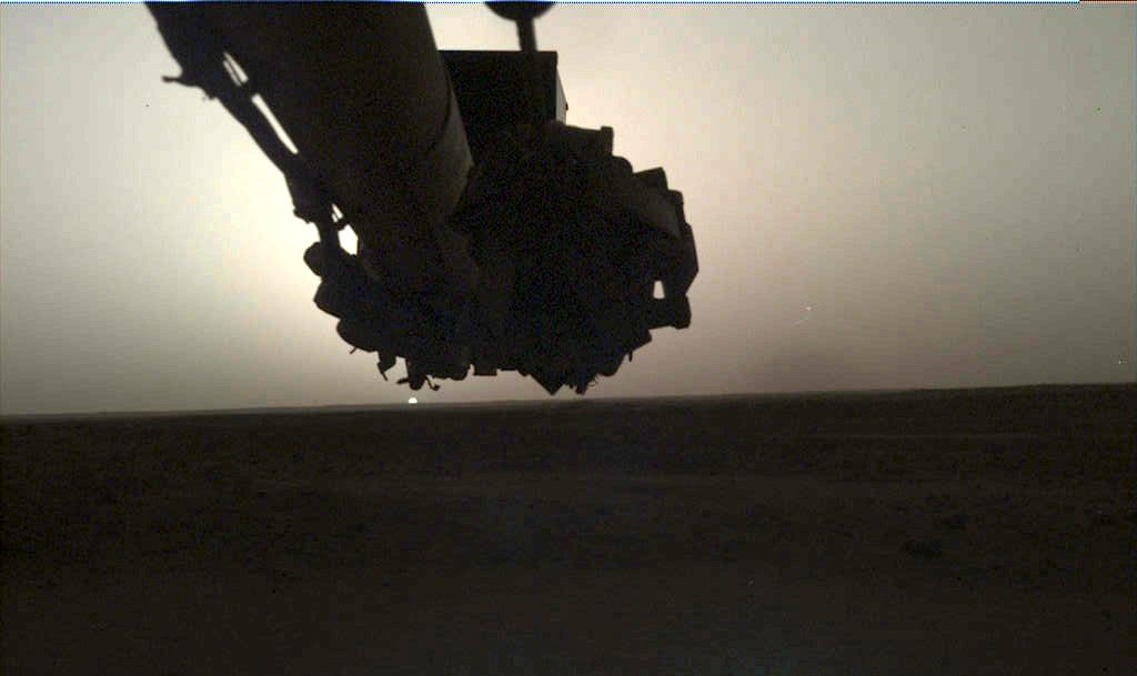 Un robot al amanecer: El módulo InSight de la NASA observa los amaneceres y los atardeceres en Marte en 2019 con una cámara colocada en su brazo robot.