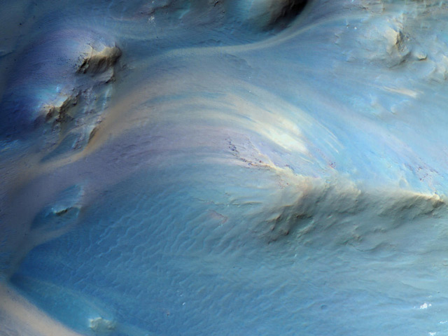 image of a central pit of an impact crater in the Martian ancient highlands