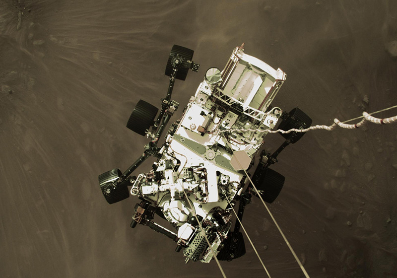 Mars Perseverance rover descends to the surface of Mars
