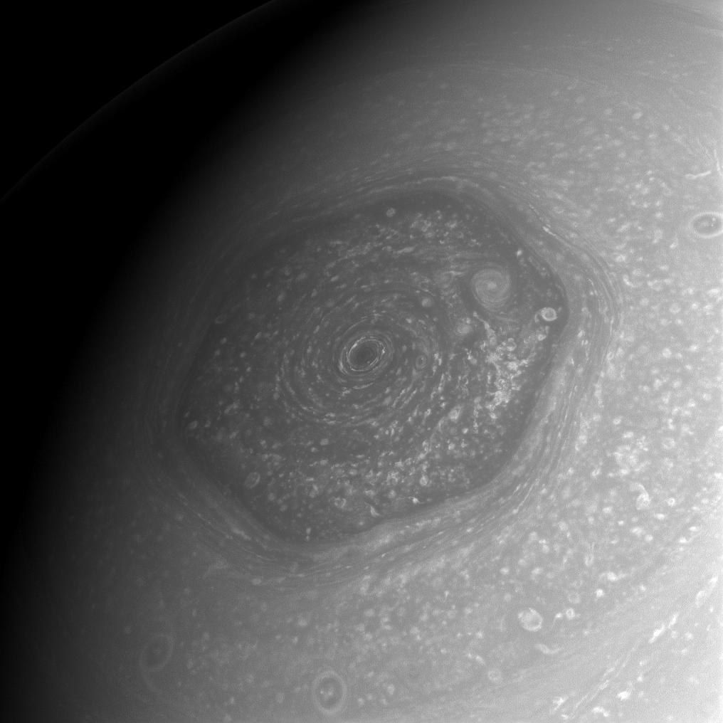  Saturn's north pole