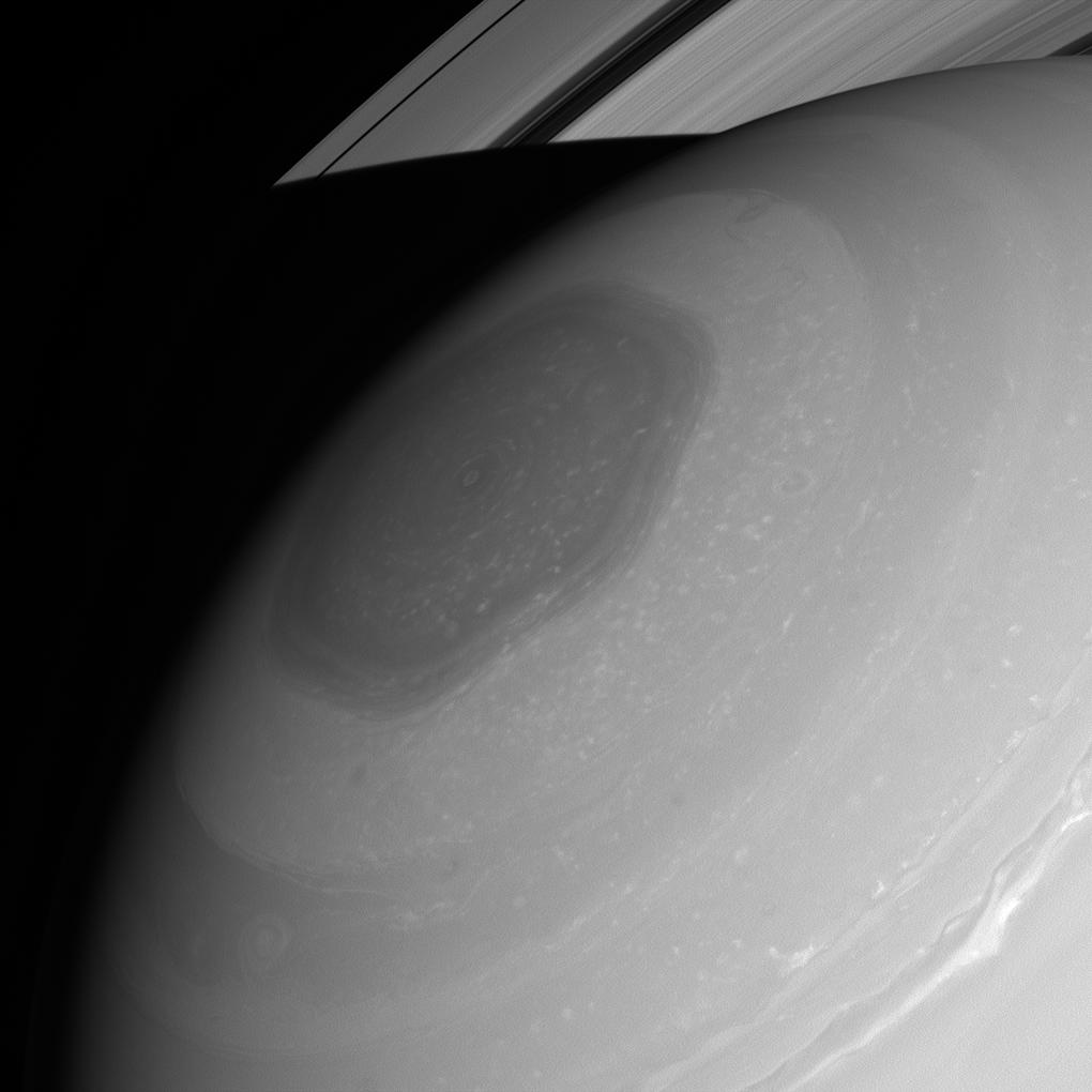 Saturn's hexagon