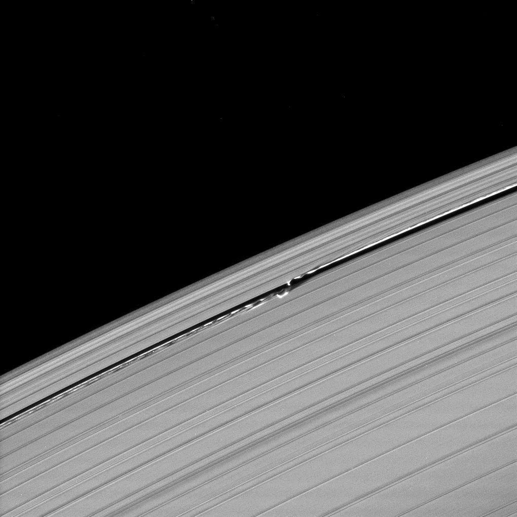 Waves in the edges of the Keeler gap in Saturn's A ring