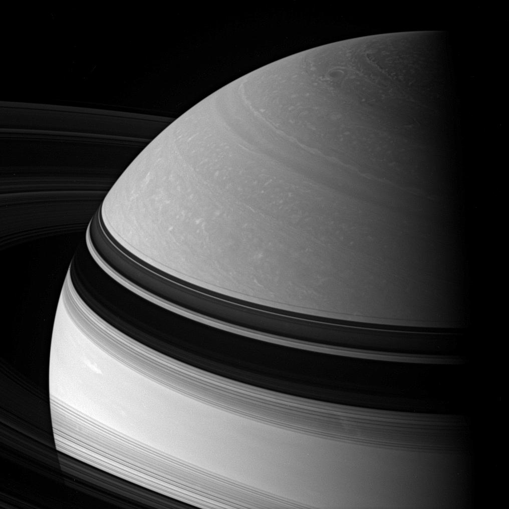 Swirling details in Saturn's northern clouds