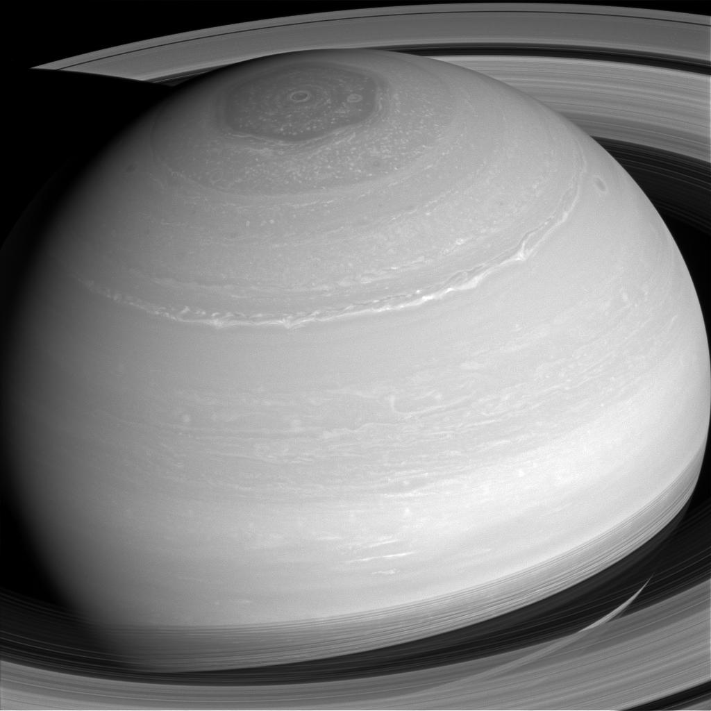 Saturn's cloud patterns