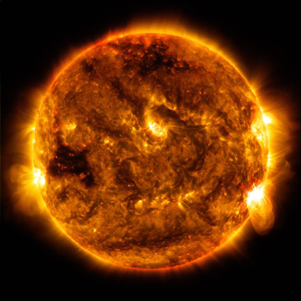 NASA39s SDO Sees Sun Emit MidLevel Flare Oct 1 NASA