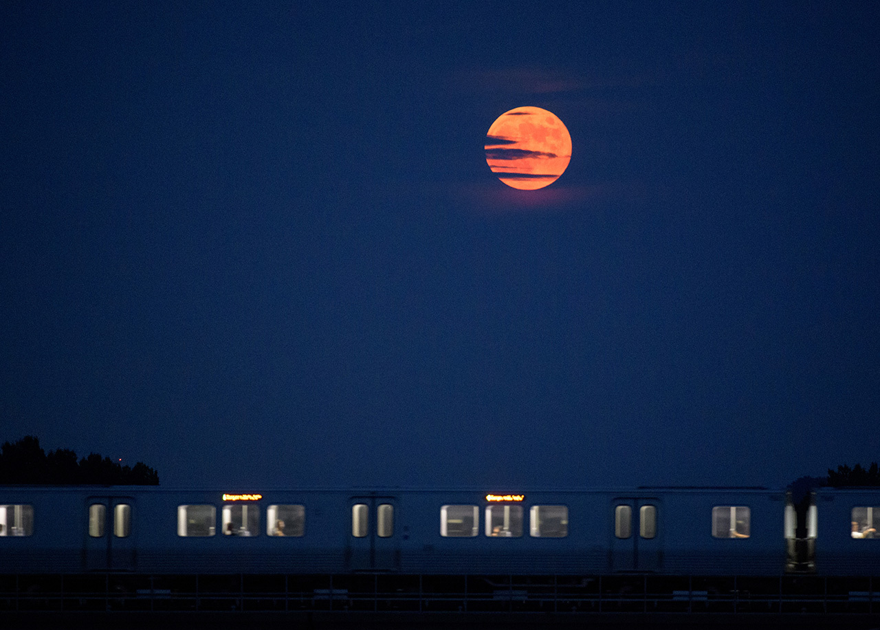 Full Moon rising in Washington D.C. in 2019
