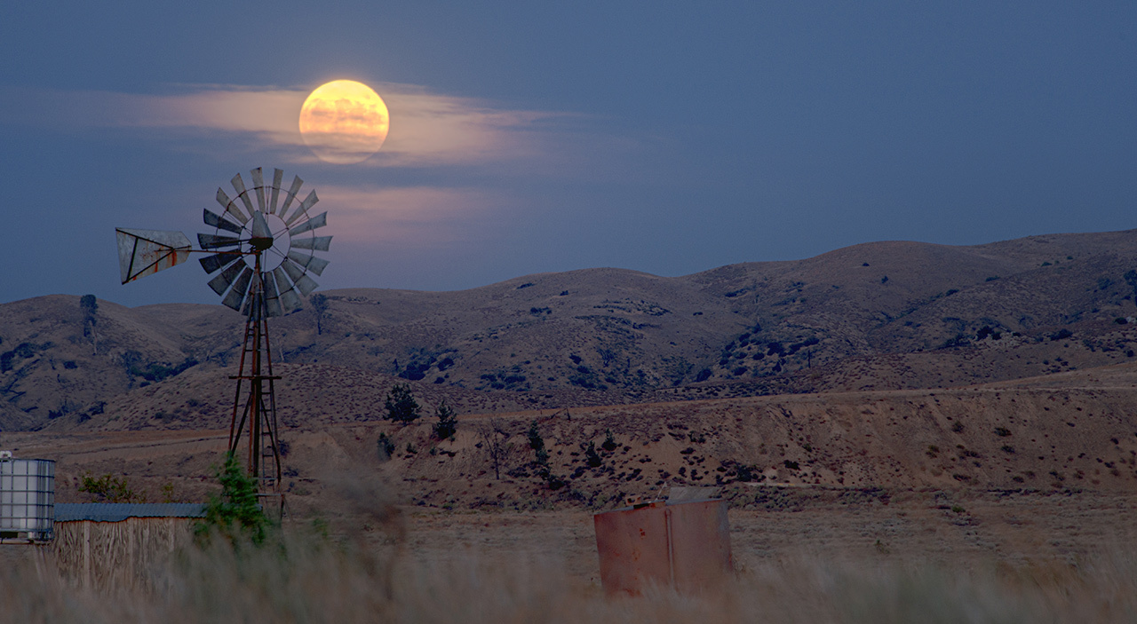 Image of Full Moon rising over Antelope Valley