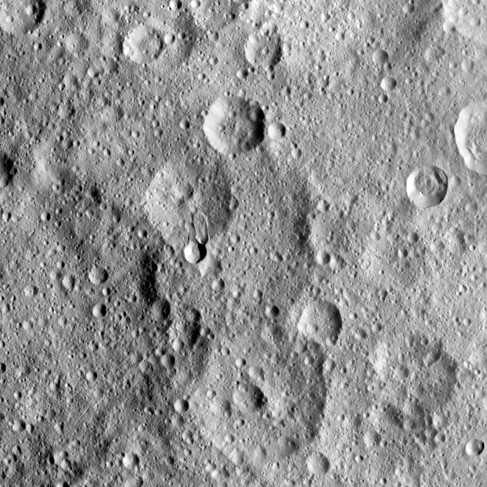 Hakumyi Crater
