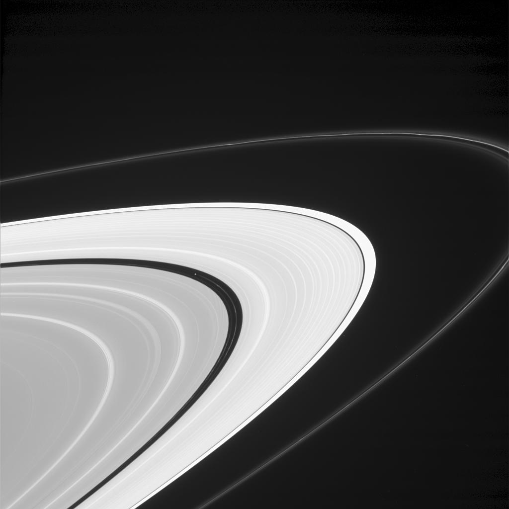 A sweeping view of Saturn's rings