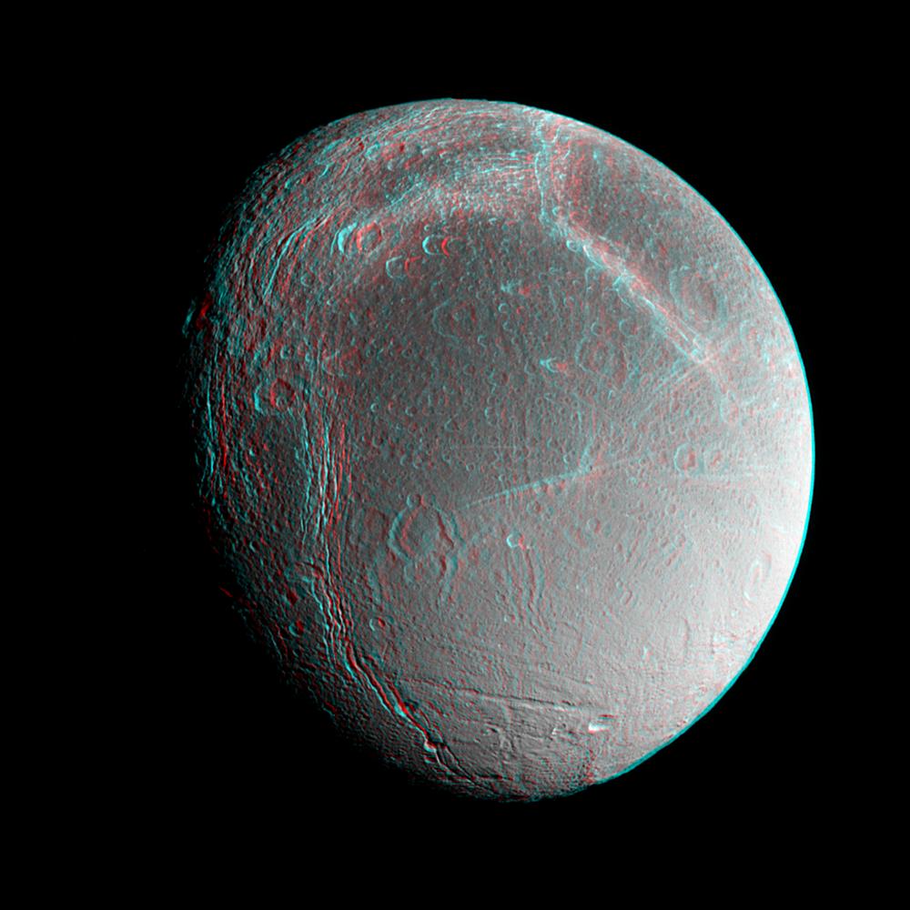 Dione in 3D
